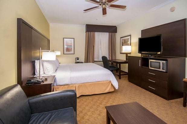Images Holiday Inn Express & Suites Houston North InterContinental by IHG