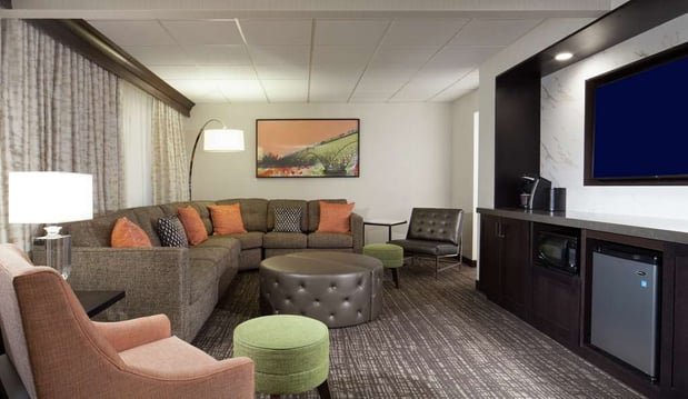 Images Embassy Suites by Hilton Philadelphia Airport