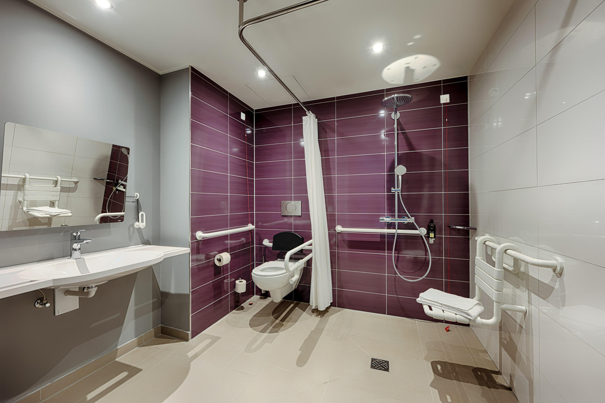 Premier Inn Hamburg City Klostertor hotel accessible wet room with walk in shower