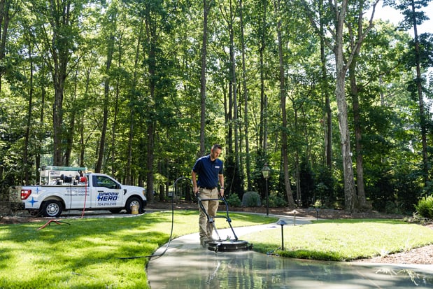 Images Window Hero Charlotte