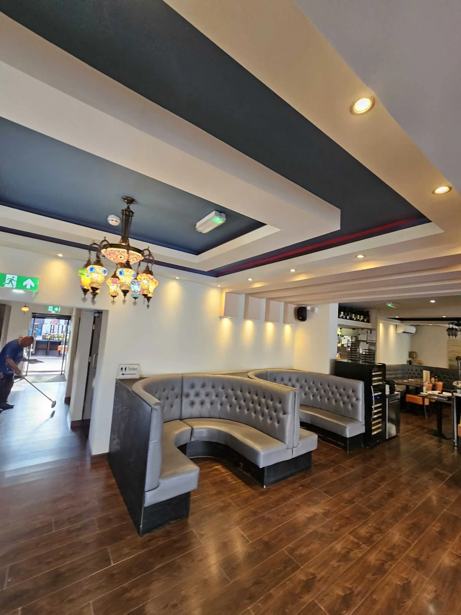 Images Ivo & Tina HK Service Ltd