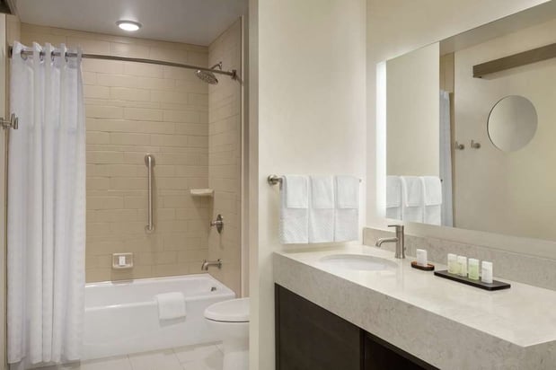 Images Embassy Suites by Hilton Syracuse Destiny USA