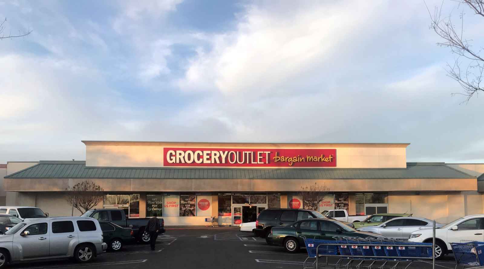 Grocery Outlet at Briggsmore Plaza Shopping Center