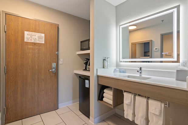 Images Holiday Inn Express & Suites Torrington by IHG