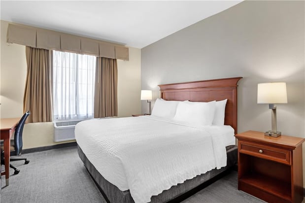 Images Best Western Plus Executive Hotel & Suites