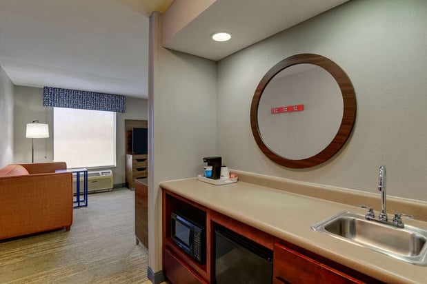 Images Hampton Inn & Suites St. Louis-Edwardsville