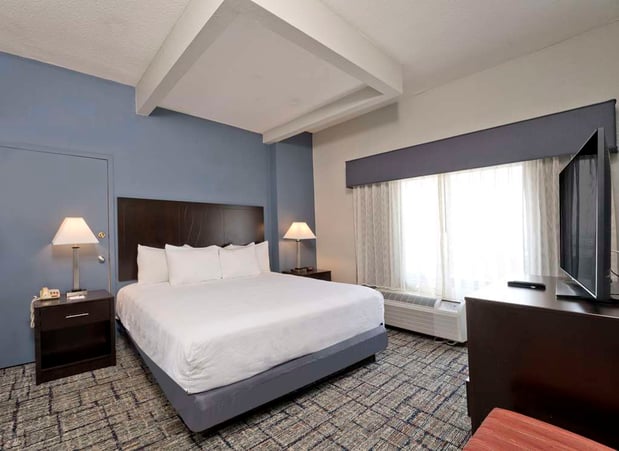 Images Best Western Plus Hotel & Conference Center