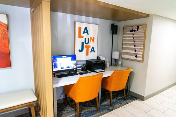 Images Holiday Inn Express la Junta by IHG