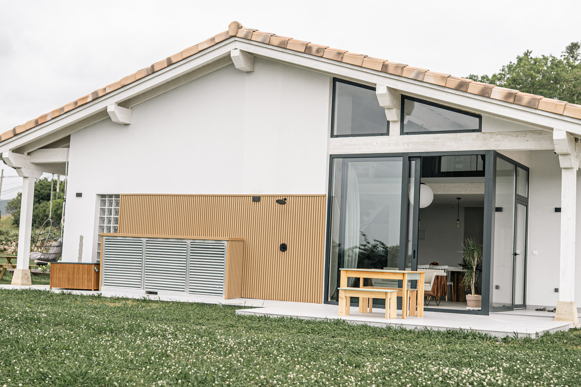 Images Devonian Guest House