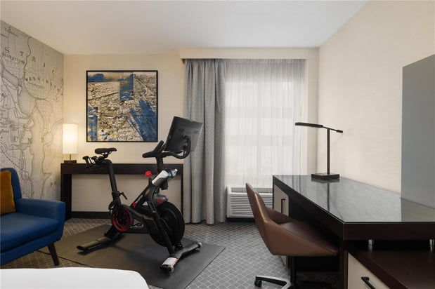 Images DoubleTree by Hilton McLean Tysons