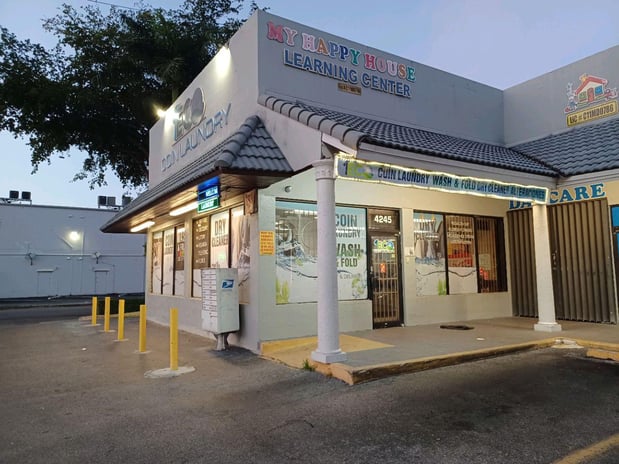 Images CoinFlip Bitcoin ATM - 1Eco Coin Laundry & Dry cleaning (Hialeah)