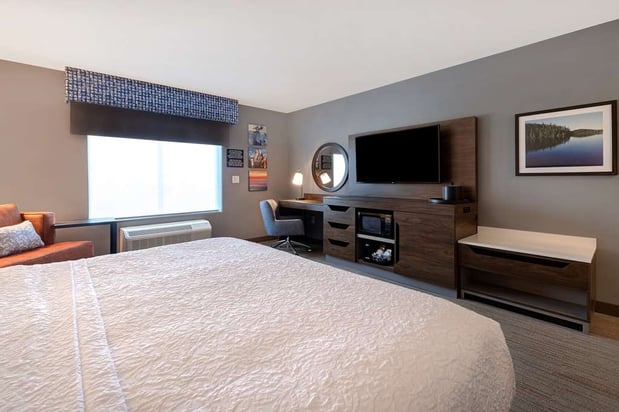 Images Hampton Inn Crown Point