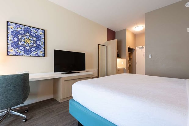 Images Hilton Garden Inn Calabasas