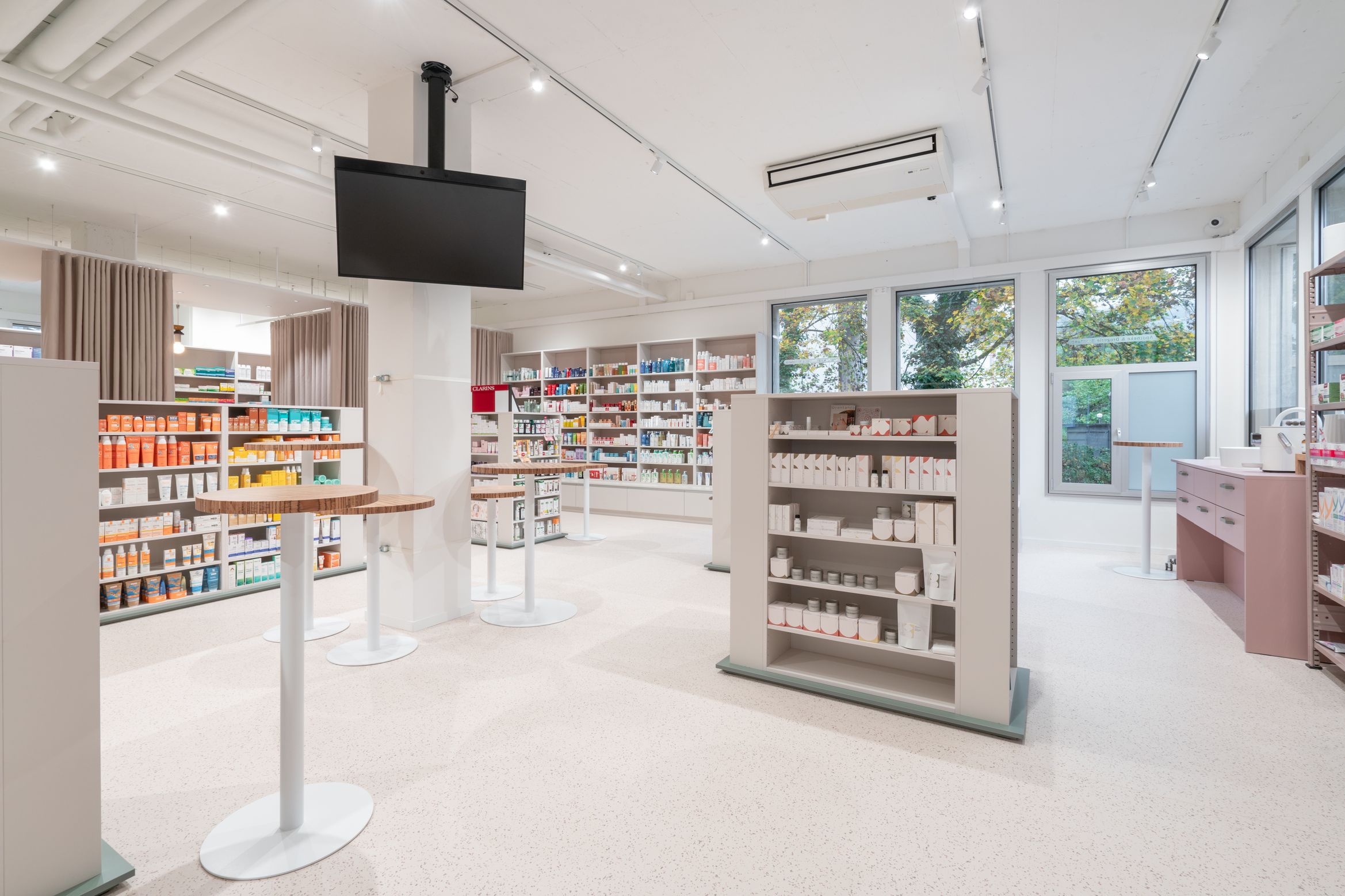 TopPharm Apotheke & Drogerie Brentano, Bruggerstrasse 11B in Wildegg