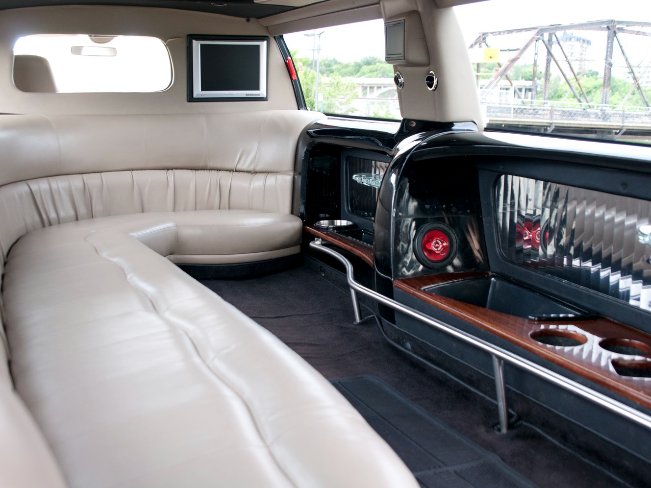 Images Saskatoon Limousine Direct