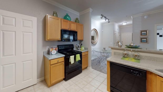 Images Halston World Gateway Apartment Homes