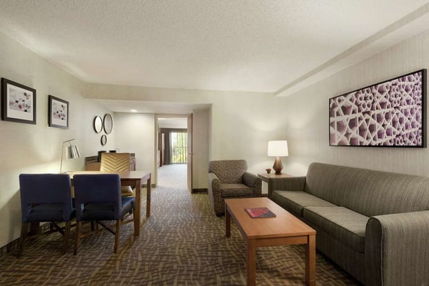 Images Embassy Suites by Hilton Santa Ana Orange County Airport