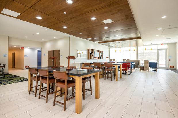 Images Holiday Inn Express & Suites San Jose – Silicon Valley by IHG