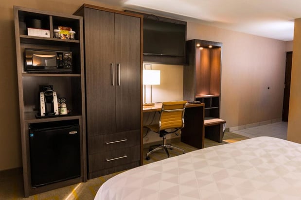 Images Holiday Inn Chicago SW-Countryside Confctr by IHG