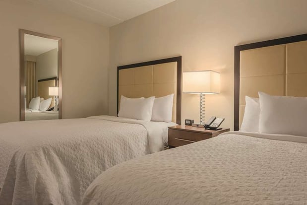 Images Embassy Suites by Hilton Milwaukee Brookfield