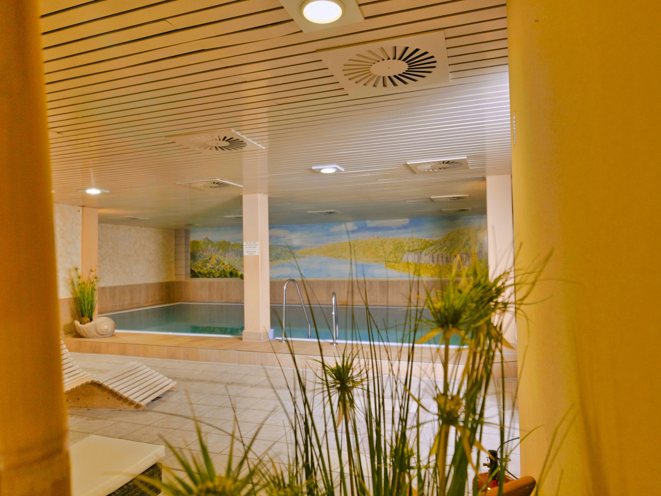Saunabereich mit Indoor-Pool (21°C)