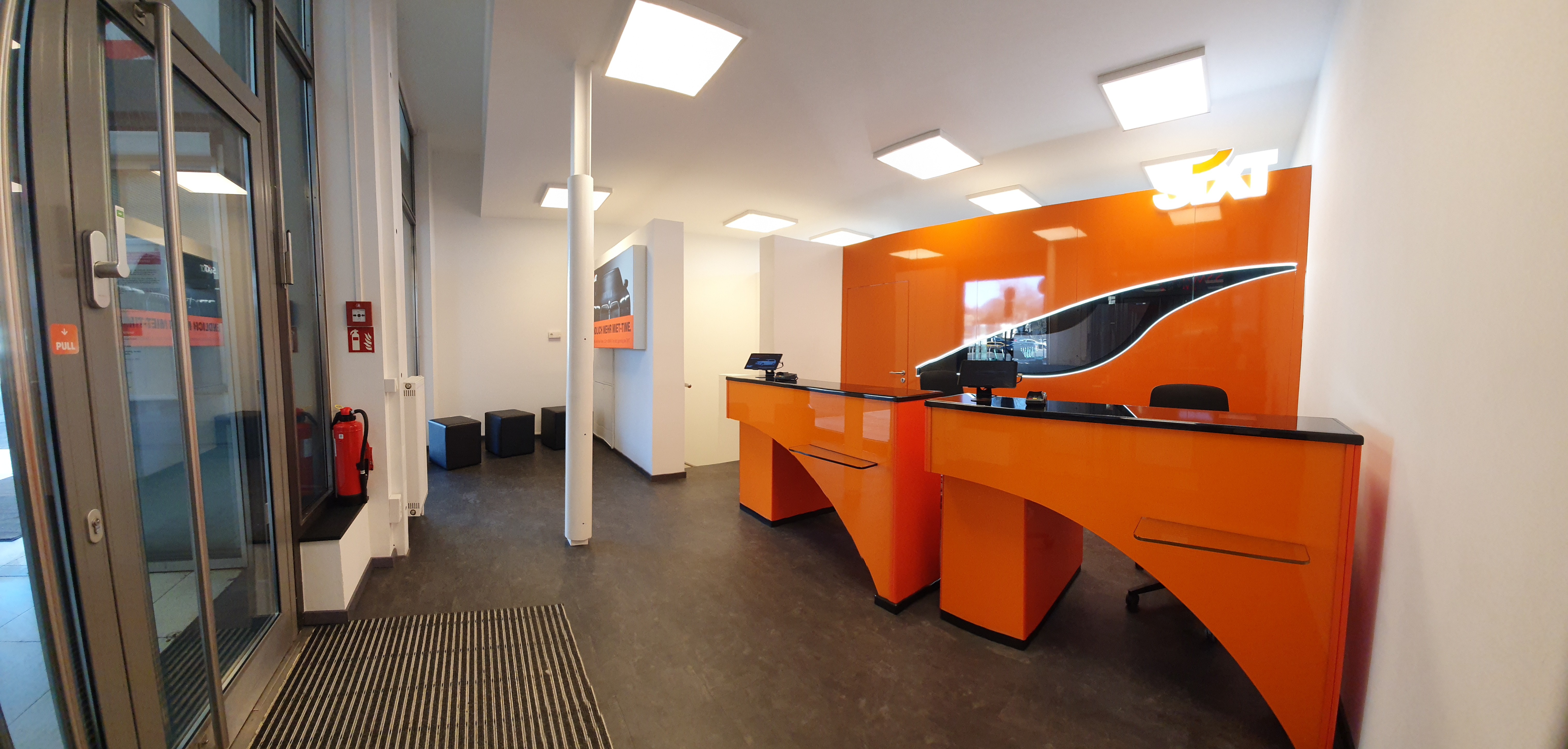 SIXT Autovermietung Kassel-Wilhelmshoehe Bahnhof, Willy-Brandt-Platz 1 in Kassel