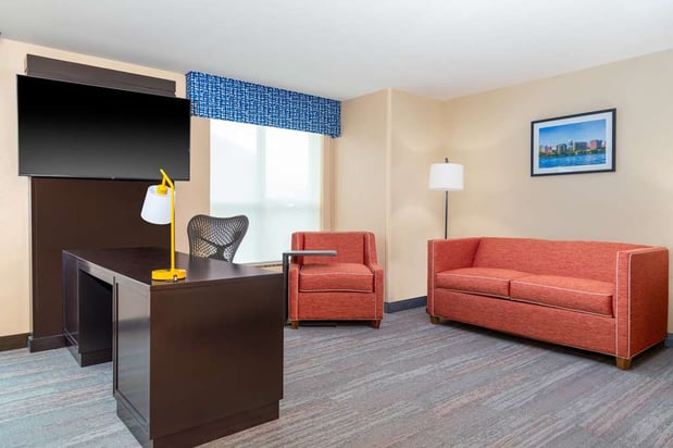 Images Hampton Inn & Suites Madison Downtown