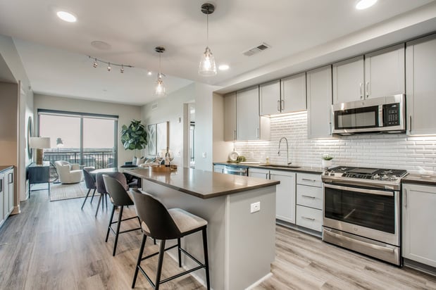 Images The McKinley at Memorial City