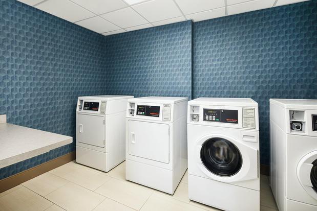 Images Holiday Inn Express Richmond - Midtown by IHG
