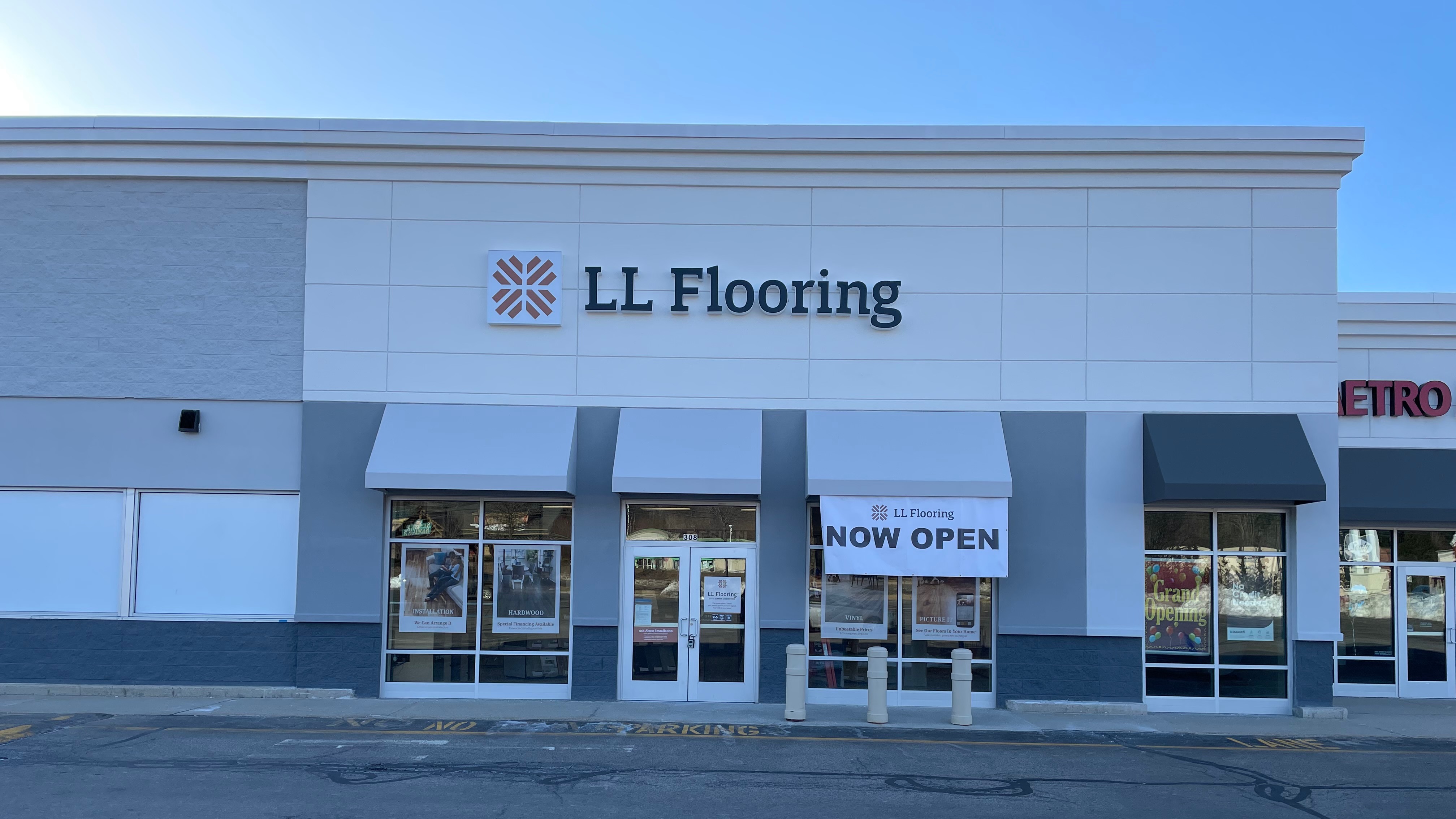 LL Flooring  1465 Concord | 308 Loudon Rd. | Storefront