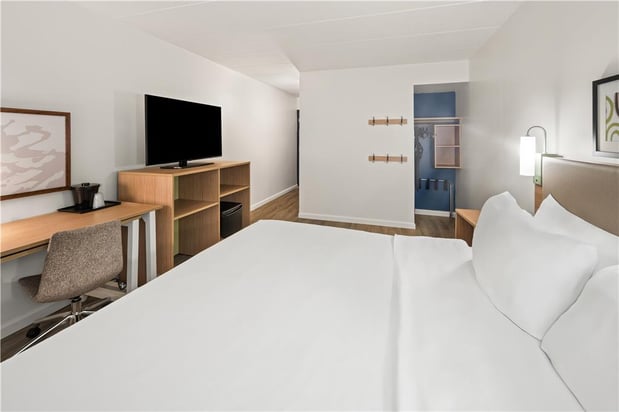 Images Spark by Hilton Waldorf