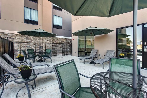 Images Hampton Inn & Suites Wichita/Airport