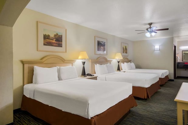 Images SureStay by Best Western Falfurrias