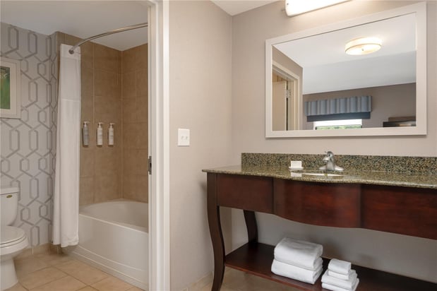 Images Hampton Inn & Suites Wilkes-Barre/Scranton, PA