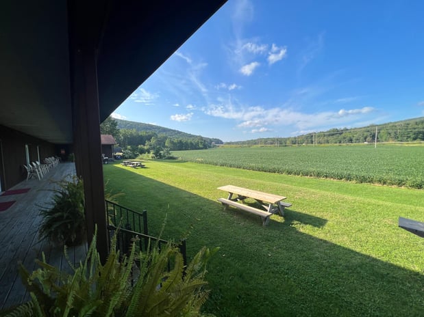 Images Redwood Inn & Suites