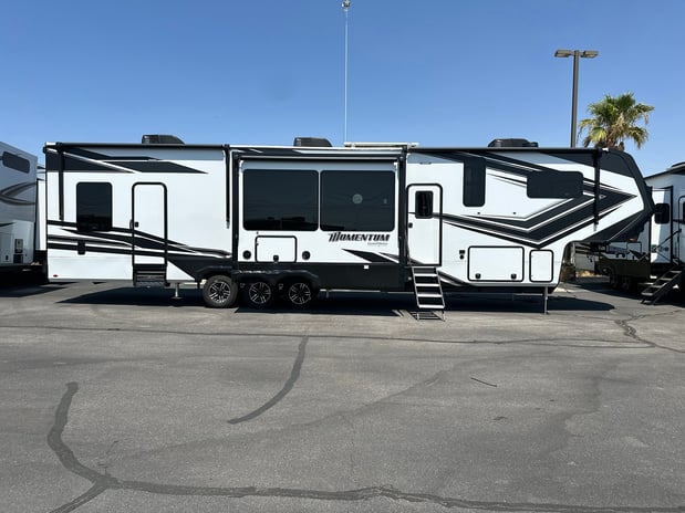 Images Blue Compass RV Las Vegas