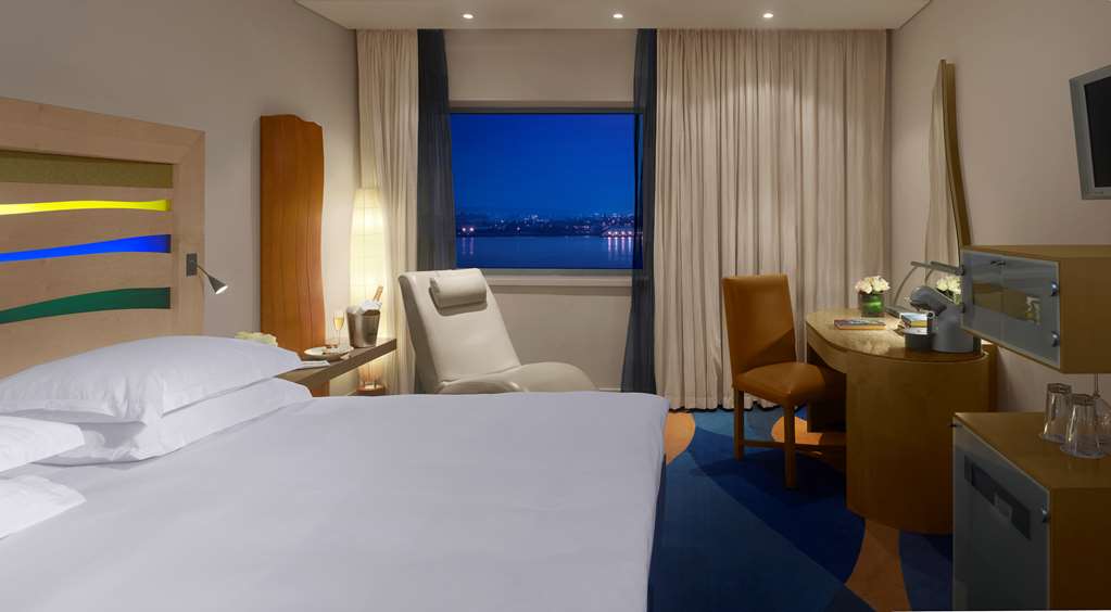 Premium Room Radisson Blu Hotel, Liverpool Liverpool 01519 661500