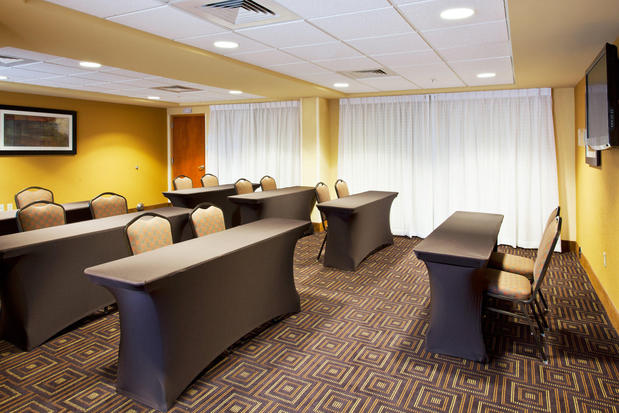 Images Holiday Inn Express & Suites Fort Lauderdale Airport West by IHG