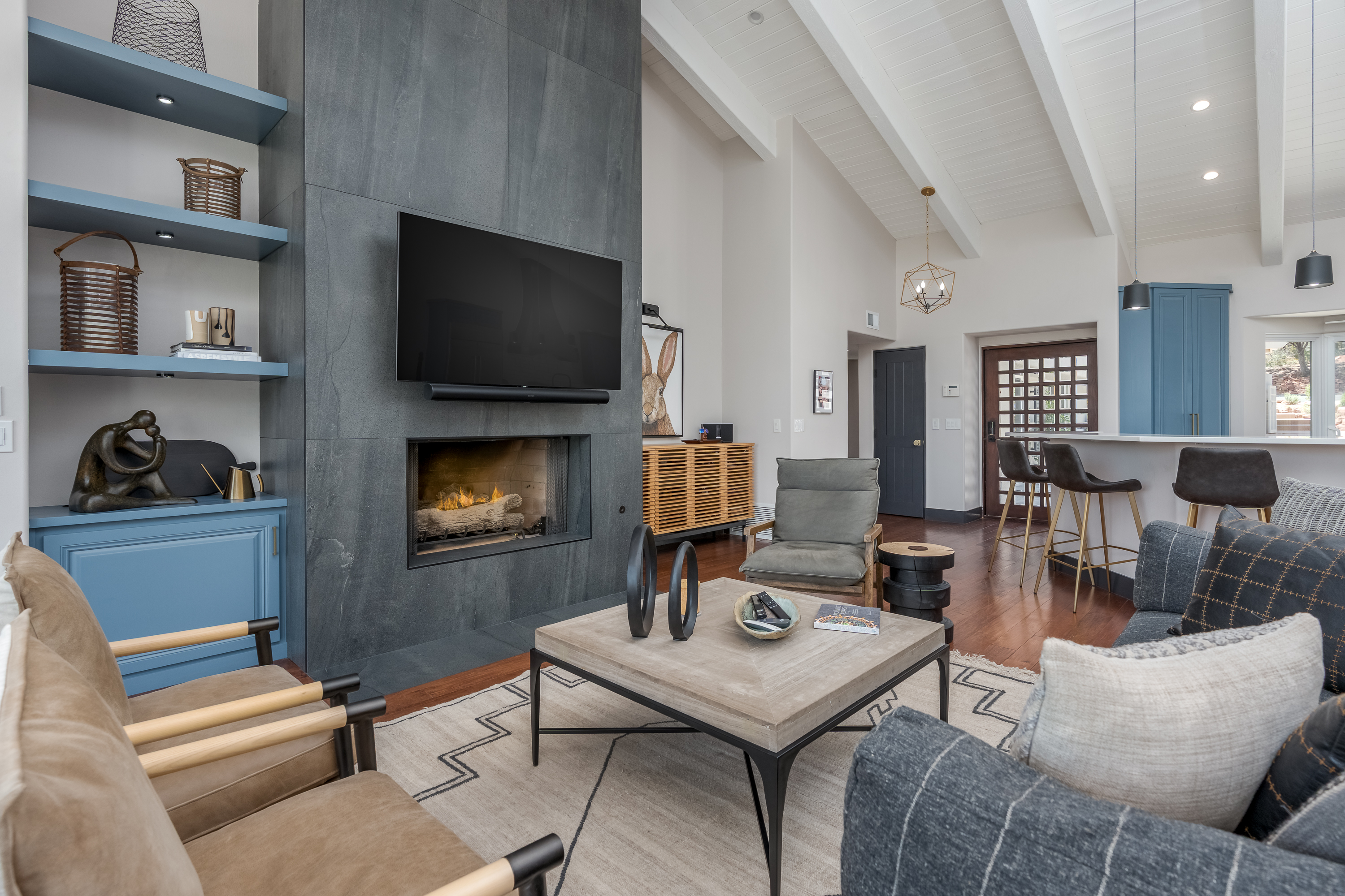 220 Shadow Mountain interior2