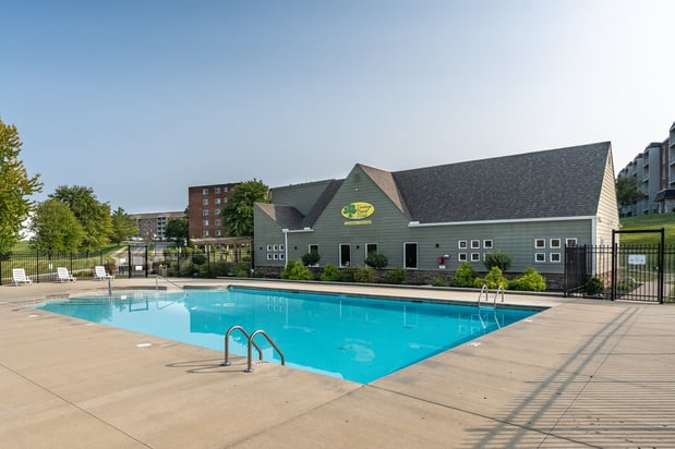 Images Vantage Pointe West Apartment Homes