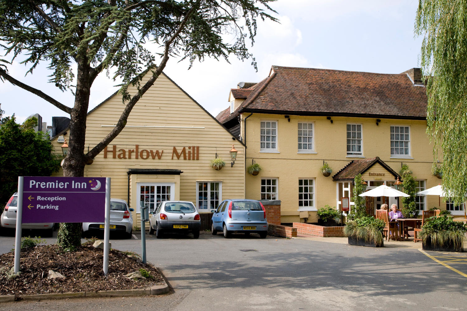 Beefeater restaurant Premier Inn Harlow North (Harlow Mill) hotel Harlow 03330 031693