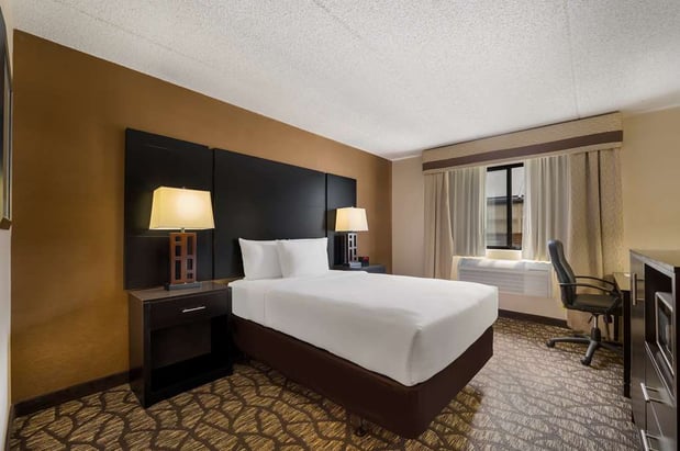 Images Best Western Detroit Livonia