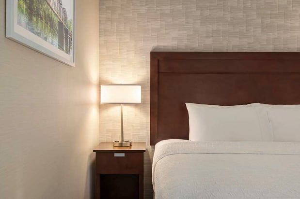 Images Hampton Inn & Suites Pittsburgh/Waterfront-West Homestead