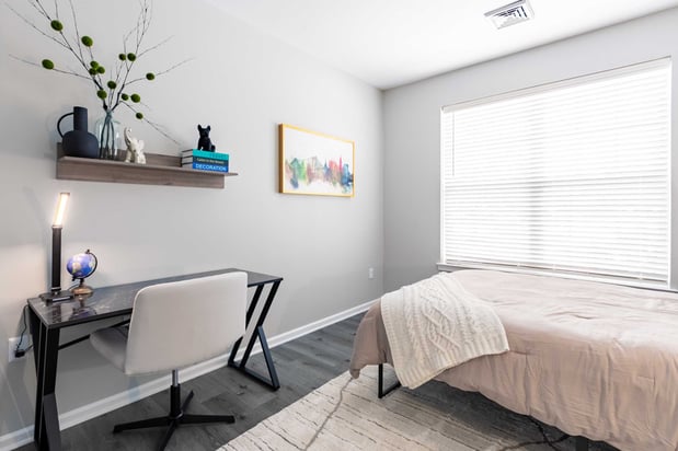 Images Pennbrook Station