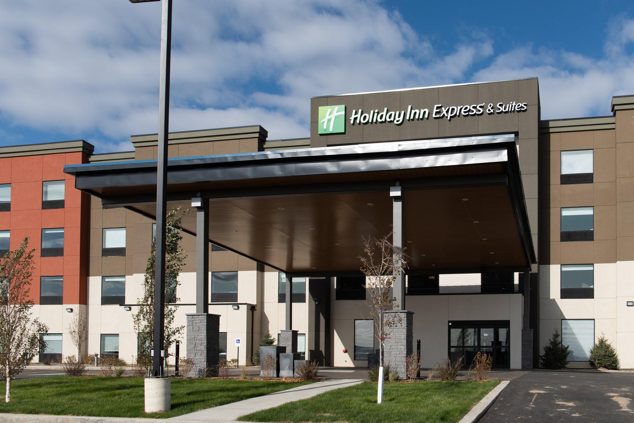 Images Holiday Inn Express & Suites North Battleford, an IHG Hotel