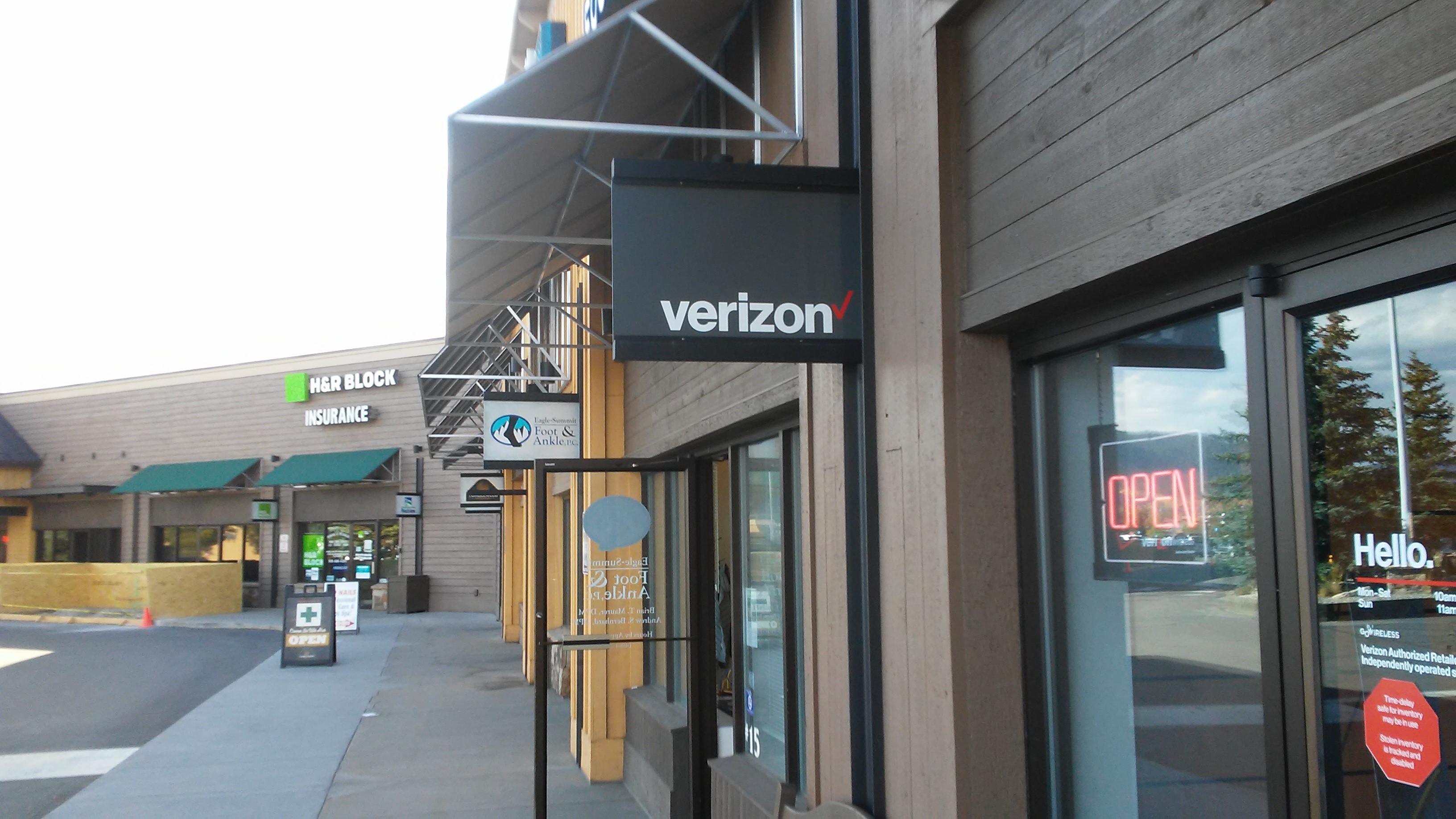 Verizon Authorized Retailer – GoWireless Photo