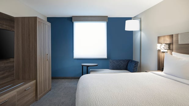 Images Holiday Inn Express Dallas Medical - Market Ctr by IHG