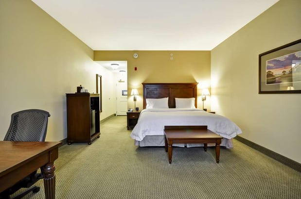 Images Hampton Inn & Suites North Charleston-University Blvd
