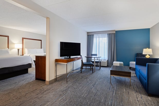 Images Holiday Inn Express & Suites Cincinnati Riverfront by IHG