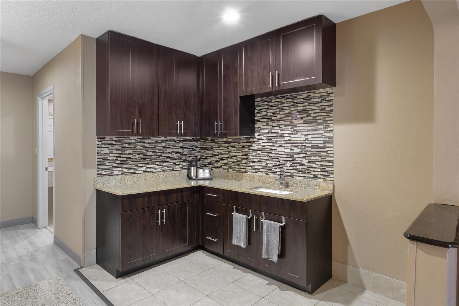 BW Lumberton NC Suite